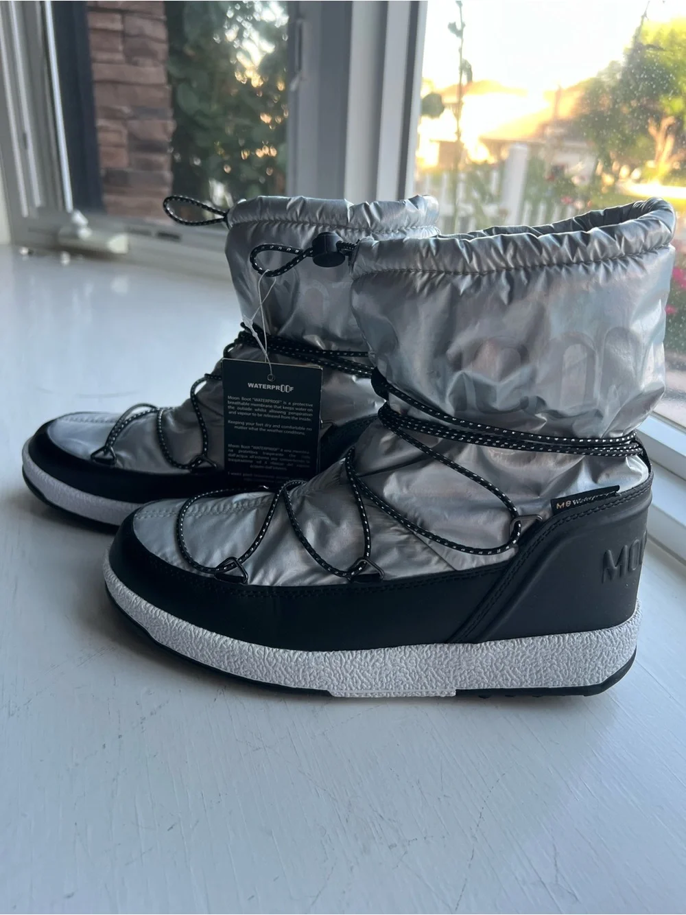 NWT Moon Boot Junior Winter Boots, youth 5